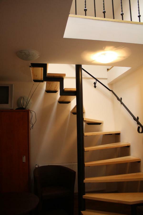 Hotel Pinocy Ledziny Esterno foto