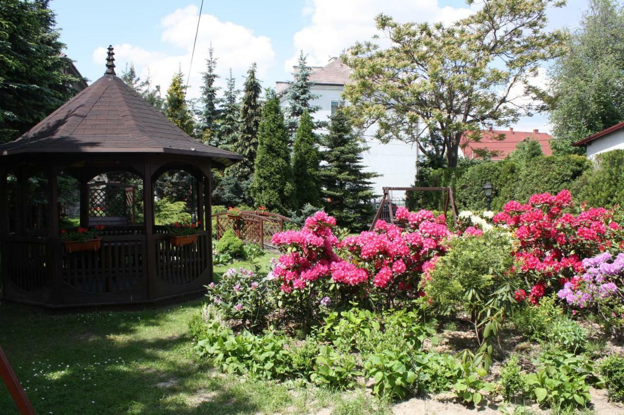 Hotel Pinocy Ledziny Esterno foto