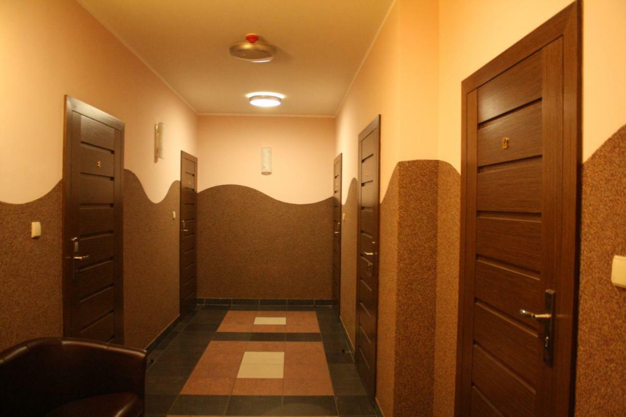 Hotel Pinocy Ledziny Esterno foto