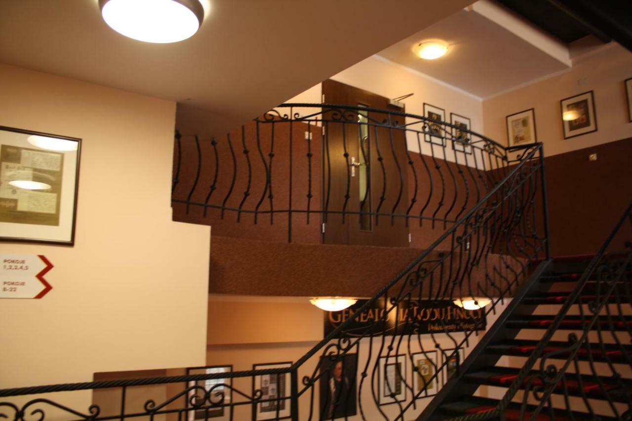 Hotel Pinocy Ledziny Esterno foto